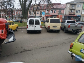 Авто Toyota Hilux у Володимирі заблокувало проїзд машині пожежників 