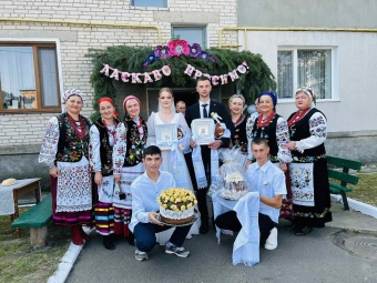 В Іваничівській громаді відтворили весільний обряд «Читання Корони» 