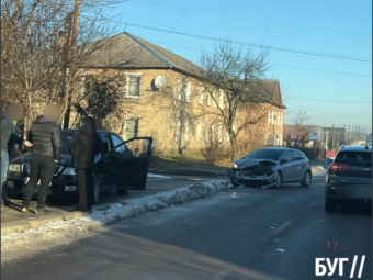 У Нововолинську трапилась аварія за участі двох автомобілів 
