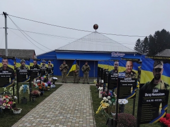 На Алеї Слави та Памʼяті у Затурцях встановили три нові стели загиблим військовим 
