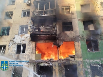 Росіяни обстріляли багатоповерхівку в Павлограді: є загиблі та поранені 