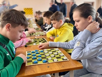 "Пліч-о-пліч": у Нововолинську відбувся турнір із шахів та шашок 
