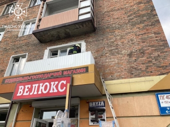 У Нововолинську рятувальники визволили чоловіка, який потребував допомоги 
