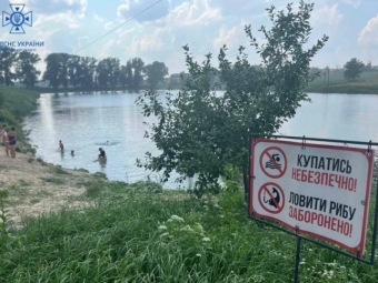 Рятувальники розповідають відпочивальникам правила безпеки на водоймах Локачинської громади 