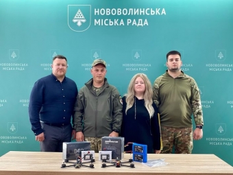 Нововолинська громада передала необхідне обладнання для військових 