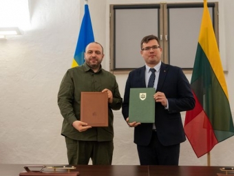 Литва виділила перші €10 мільйонів на виробництво української далекобійної зброї, – Умєров 