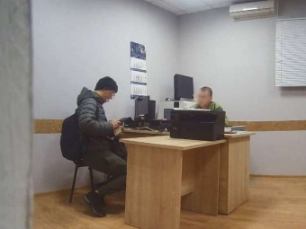 В пункті пропуску «Устилуг» ухилянт запропонував прикордоннику 1500 євро хабаря 
