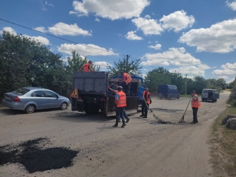 У Локачах провели ямковий ремонт вулиць 