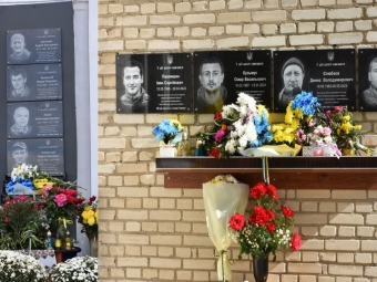 В Іваничівських школах відкрили меморіальні дошки загиблим воїнам ЗСУ 
