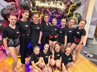 Повітряні гімнастки з Нововолинська здобули перемоги на міжнародному чемпіонаті 