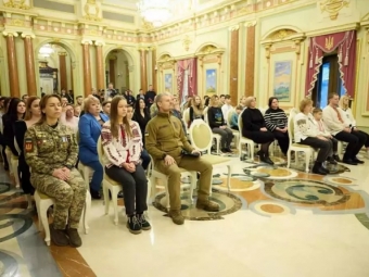 Рідні загиблого Героя Олександра Лук’яновича із Зимнівської громади отримали від президента сертифікат на квартиру 