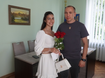 У Володимирі привітали з днем народження доньку зниклого безвісти воїна Олега Грицюка 