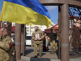 У Володимирській громаді попрощалися із загиблим Героєм Юрієм Борисовим 