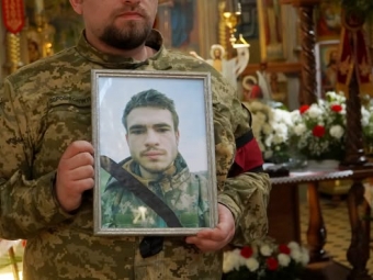Володимирська громада провела в останню путь 21-річного Героя Любомира Картишева 