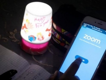 Канадський політик “засвітився” оголеним під час робочого дзвінка в Zoom 