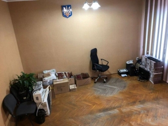 Колишні заступники мера Нововолинська, полишаючи посади, забрали й меблі 