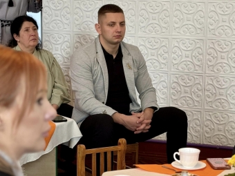 Для працівників закладів дошкільної освіти у Нововолинську провели тематичну зустріч «Літературна кавʼярня» 