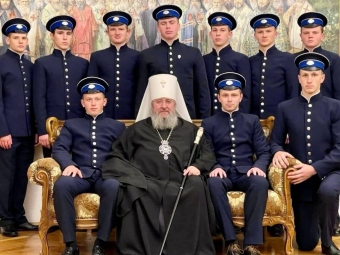 Людей обурила «кадетська» форма випускників-семінаристів духовного училища УПЦ МП у Володимирі 