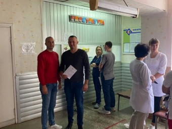 У День медика володимирські лікарі здали кров для військовослужбовців 