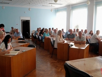 У Володимирі мають перевірити стан усіх старих зупинок 