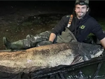 У Британії чоловік спіймав рибину-гігіанта, довжиною понад два метри 