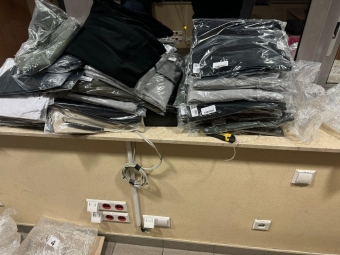 Митники викрили волинянина, який хотів провезти курток та піжам від Armani на 300 тисяч 