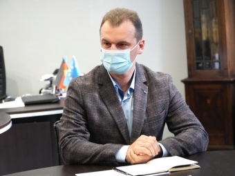 Черги у лікарнях, проблема медичних кадрів, ситуація в музичній школі: про це журналісти говорили з міським головою 