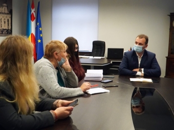 Проблеми співробітництва з Автодором, нові межі села Новосілки, незаконна діяльність компартії цікавили журналістів під час брифінгу з міським головою 