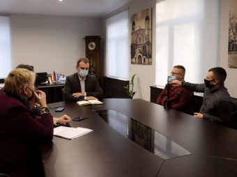 Допомога прикордонникам, ситуація з ковідом, освітлення міста й економія – про це йшлося на брифінгу міського голови з представниками місцевих ЗМІ 