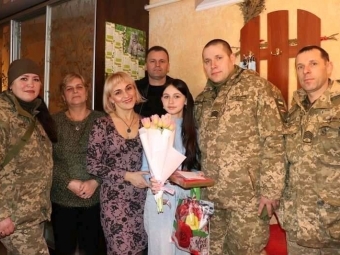 Військовослужбовці привітали із днем народження доньку загиблого побратима 