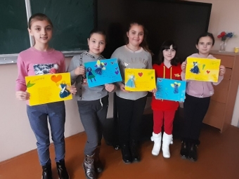 "Сто листів для захисників": учні Володимирської громади взяли участь в акції підтримки ЗСУ 