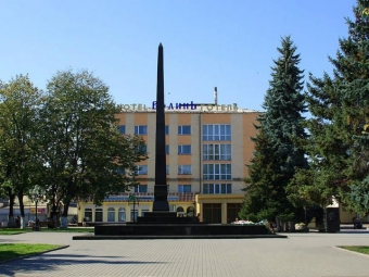 Опитують думку жителів Володимира щодо знесення обеліску 