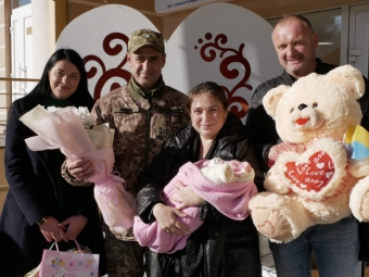 Із пологового будинку виписали дружину та новонароджену доньку загиблого Героя із Затурець 