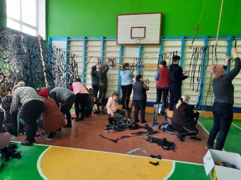 У Затурцях сплели десять маскувальних сіток 