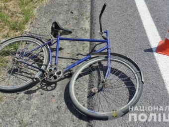 У Затурцях автомобіль збив велосипедиста 